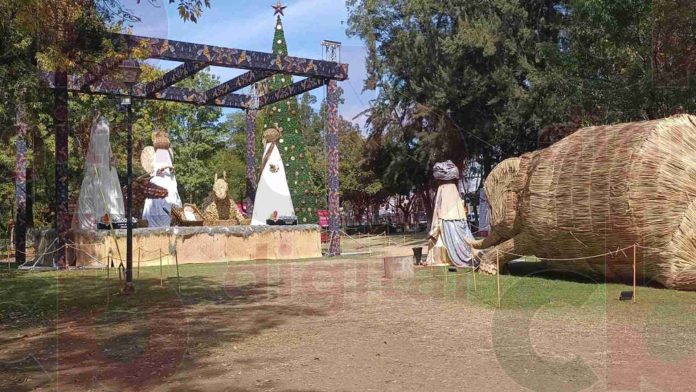 Cada detalle del nacimiento monumental en Villa Navideña es hecho por manos artesanas