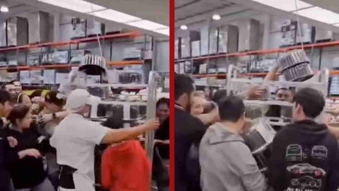‘Estampida humana’ para comprar pasteles en Cotsco