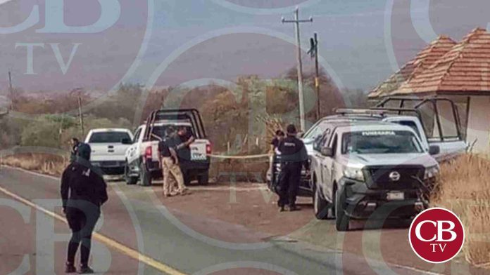 Dejan encobijado en la parada del camión de Apatzingán