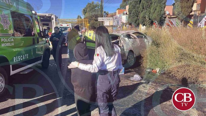 Cuatro heridos deja volcadura en Morelia