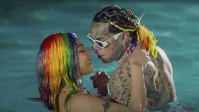 Arrestan al rapero Tekashi presuntamente por agredir a su pareja