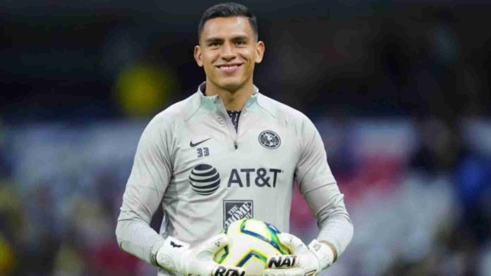 El portero del América, Luis Malagón, regala juguetes a niños de Michoacán por Día de Reyes Magos