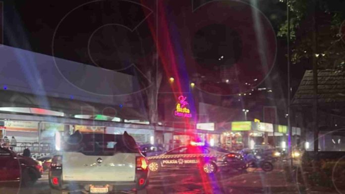 Trasladaba una granada explosiva y se le cae en la avenida Camelinas de Morelia