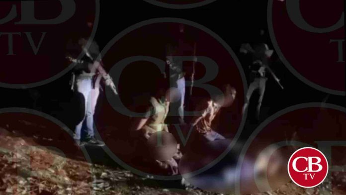 Asesinan a dos hombres y queda grabado en video