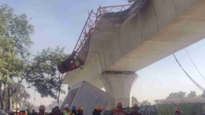 Cae estructura de tren interurbano en CDMX