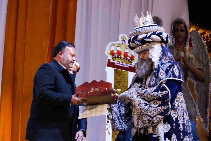 Miles de niños disfrutaron de la Tradicional Cabalgata de los Reyes Magos en Pátzcuaro