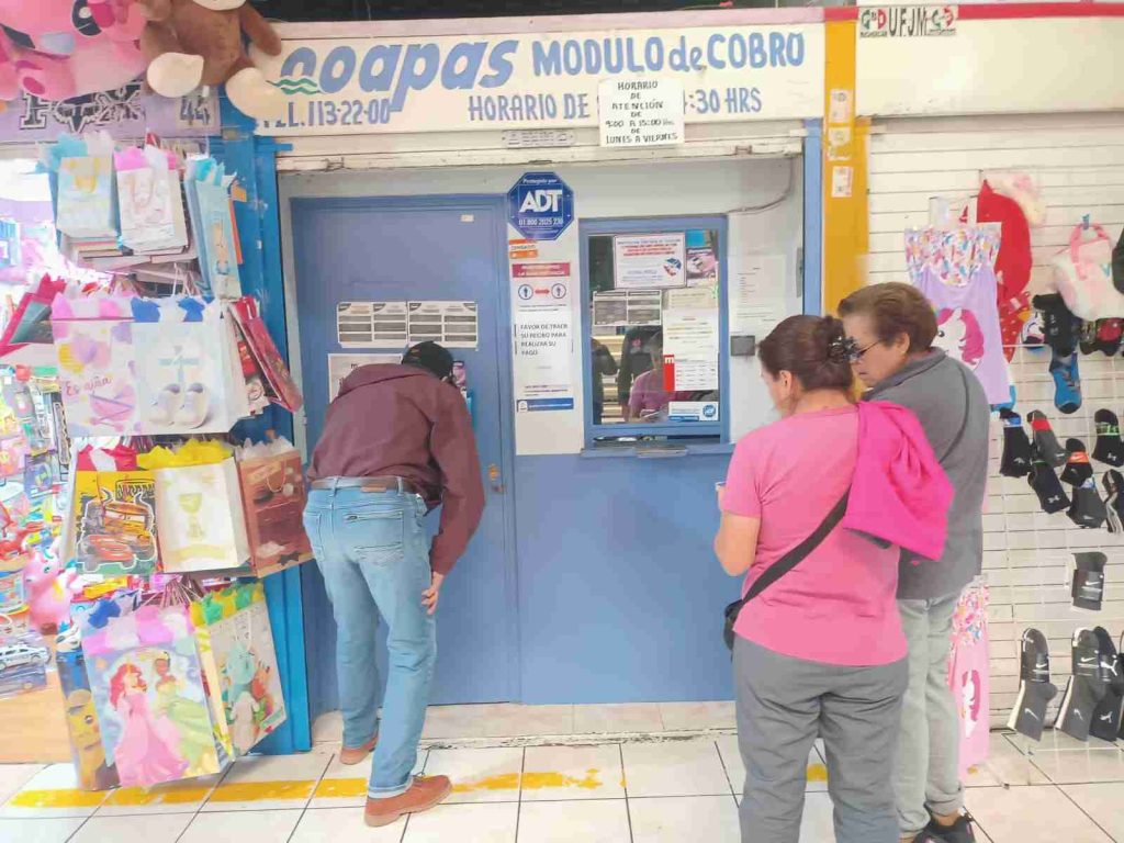 Aunque por una parte se diera a conocer que personas de la tercera edad tenían problemas para hacer sus respectivos pagos del servicio de agua potable, algunos usuarios dijeron que el servicio para el cobro fue casi de inmediato por sólo unos minutos.
