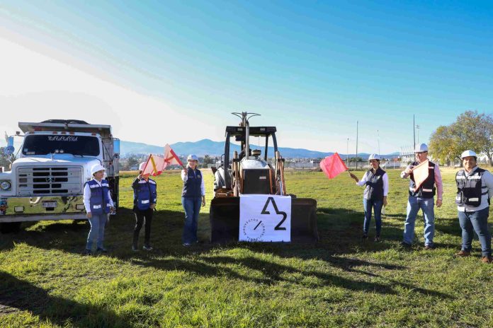 Histórico, rectora da banderazo para la construcción de la Alberca Olímpica en la UMSNH