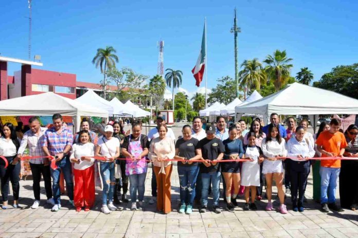 Itzé Camacho Inaugura 2do. Festival de la Rosca de Reyes