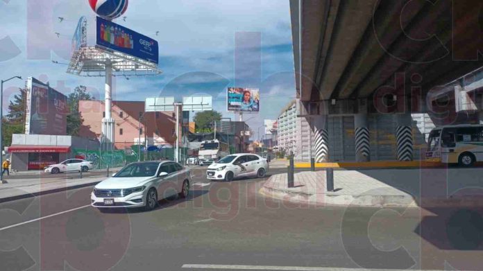 Ha sido eterna la construcción del Distribuidor Salida a Salamanca: peatones
