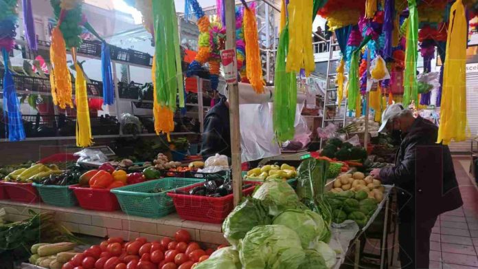Precios por los cielos en Michoacán mientras titular de Sedeco asegura que no hay incremento en productos