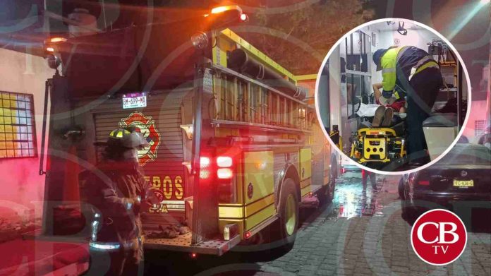 Mujer queda atrapada en su casa incendiada en Vilas del Pedregal