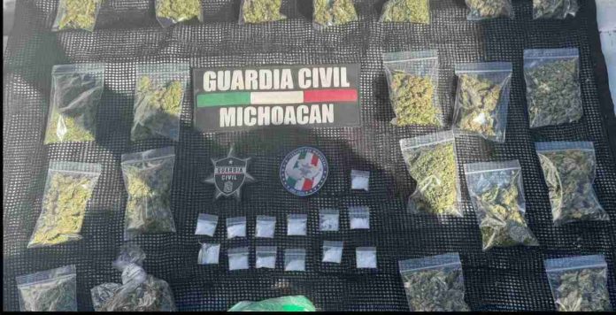 Aseguradas 17 personas con 77 dosis de drogas: SSP