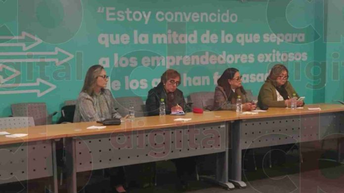 Mujeres emprendedoras se suman a charlas de capacitación para el fortalecimiento de sus empresas