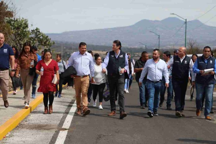 Avanza reencarpetamiento y construcción de vialidades en comunidades de Morelia