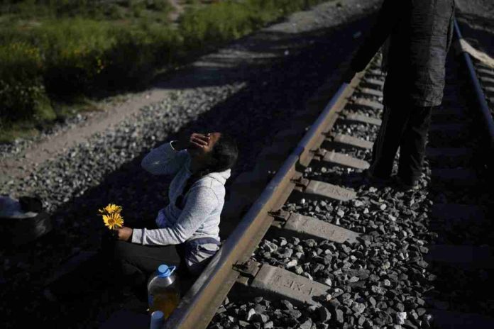 Niño migrante murió en Sinaloa al caer de tren
