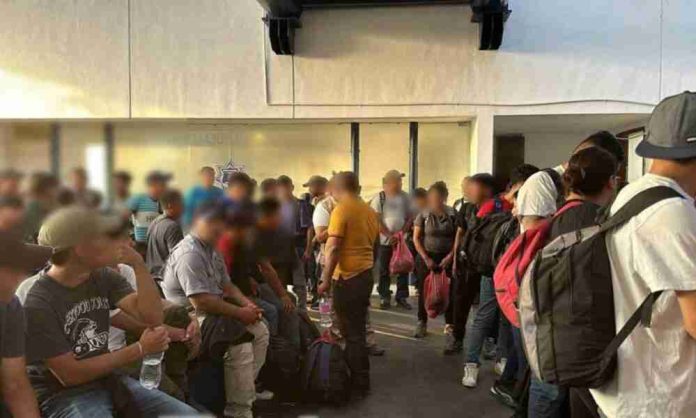 Rescatan en Tamaulipas a 21 migrantes secuestrados