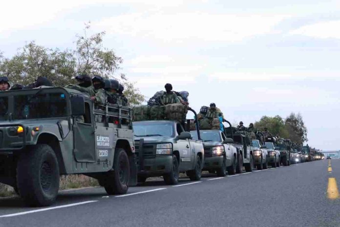 Llegan mil 600 militares a Michoacán