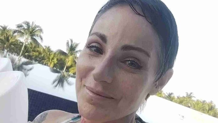 Lola Cortés regresará al quirófano por complicaciones de salud