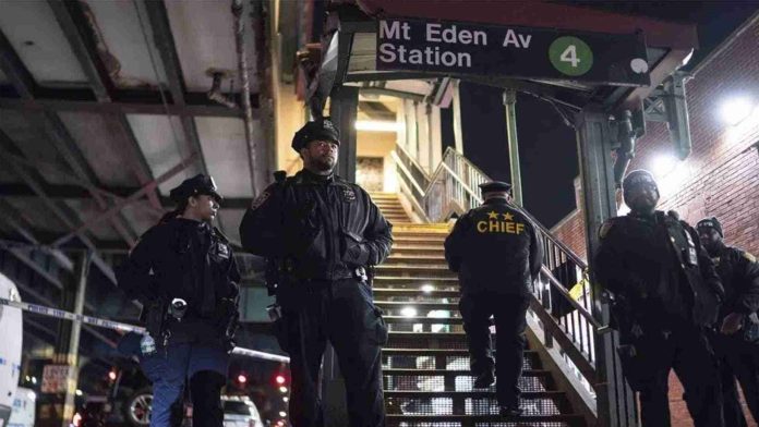 Mexicano pierde la vida en tiroteo en metro de Nueva York