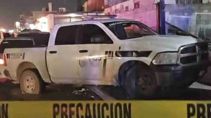 Policía atropella a vendedoras de artículos de San Valentín