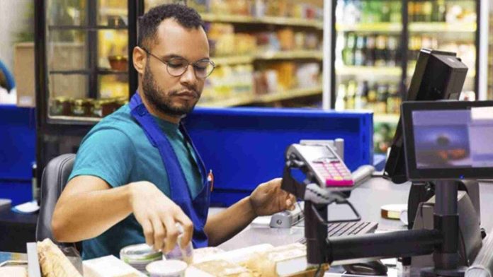 Senado aprueba ‘Ley Silla’ que obliga a empresas dar asientos a los empleados