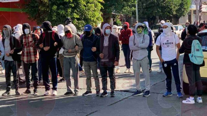 Autoridad pide a normalistas no perder el tiempo en manifestaciones, mejor ponerse a estudiar