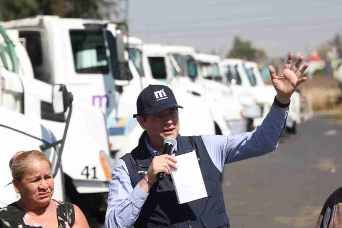 Alfonso Martínez da banderazo a programa de abastecimiento de agua por medio de pipas