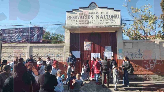 #Video: Acusan a maestra de primaria en Morelia, de amarrar a niño 