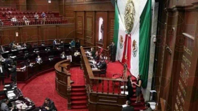 Diputados locales con más de 500 iniciativas atoradas