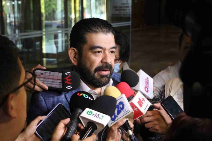 ENTREVISTA AL COORDINADOR DEL GRUPO PARLAMENTARIO DEL PARTIDO DE LA REVOLUCIÓN DEMOCRÁTICA (GPPRD), FRANCISCO HUACUS, CON REPORTERAS Y REPORTEROS DE LA FUENTE