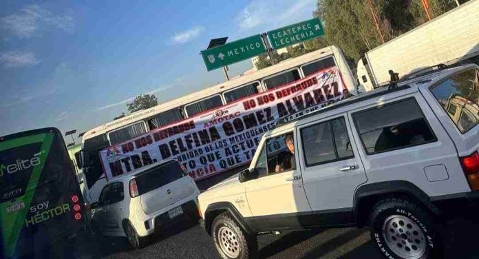 Paro Transportista Nacional genera cierres en Siglo XXI y autopista de occidente en Michoacán