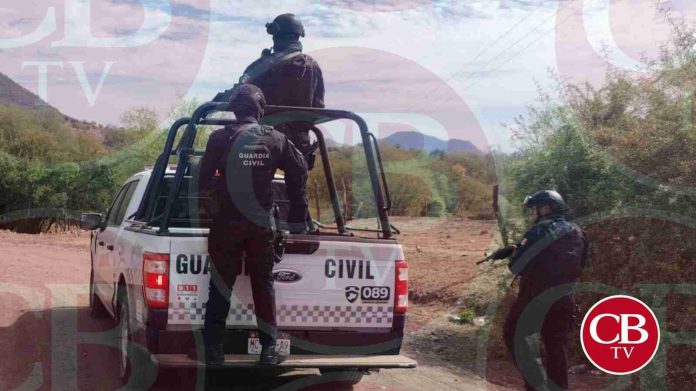 Dejan dos hombres maniatados en Uruapan