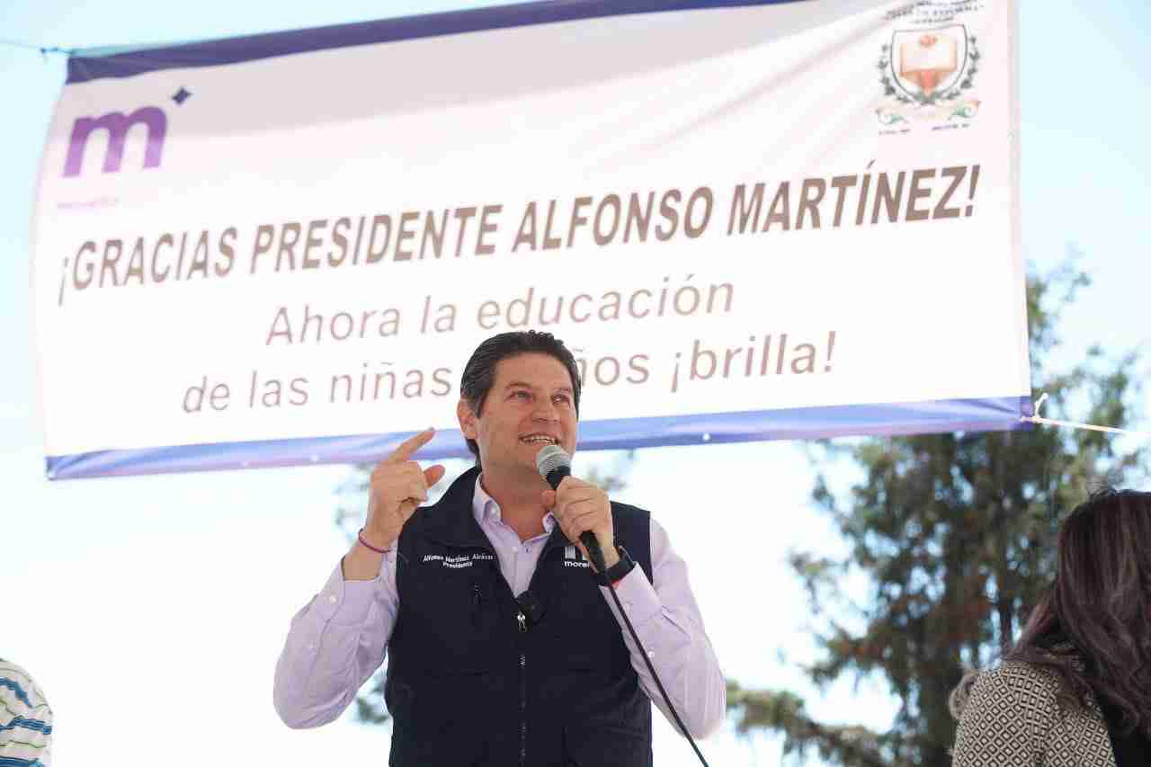 Nosotros no hablamos ni prometemos, ¡nosotros trabajamos!: Alfonso Martínez Nosotros no hablamos ni prometemos, ¡nosotros trabajamos!: Alfonso Martínez