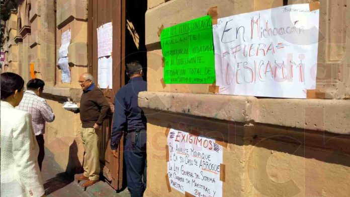 Maestros de Telesecundaria de Michoacán exigen correcciones urgentes a la Ley del Sistema Educativo