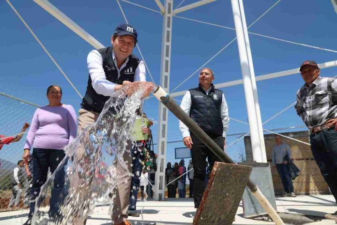 Con nuevo sistema hídrico en comunidad rural, Alfonso Martínez garantiza abasto de agua