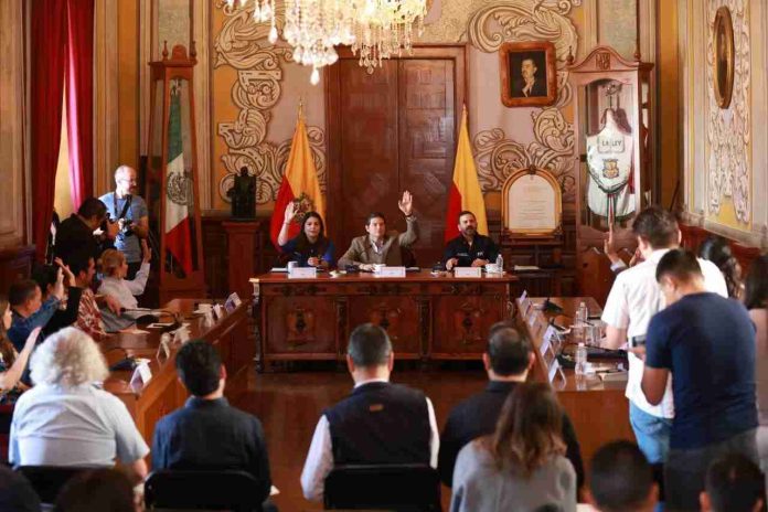 Queda por el orden de 693 millones 041 mil 093 pesos con 12 centavos, conformado por 183 obras
