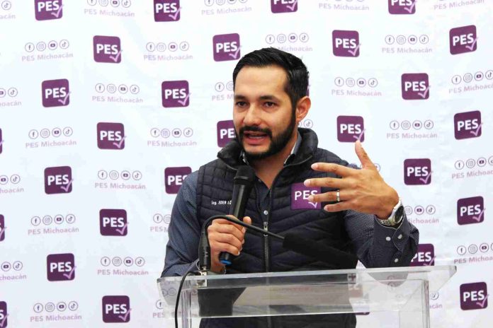 El Partido Encuentro Solidario Michoacán (PES) lamenta profundamente la muerte de Miguel Ángel Reyes Zavala, precandidato de Movimiento de Regeneración Nacional (Morena) a la presidencia municipal de Maravatío, quien fue abatido a balazos esta tarde en las inmediaciones de este municipio.