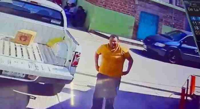 Exponen a ladrón de mobiliario y piden lo identifiquen para castigarlo