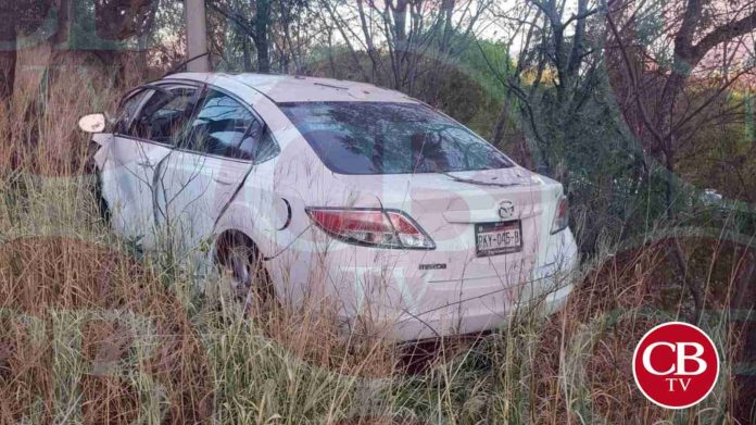 Vive de milagro al desbaratar su auto en la Morelia-Pátzcuaro