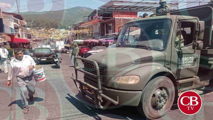 Asesinan a un hombre a unos pasos de una primaria en Uruapan