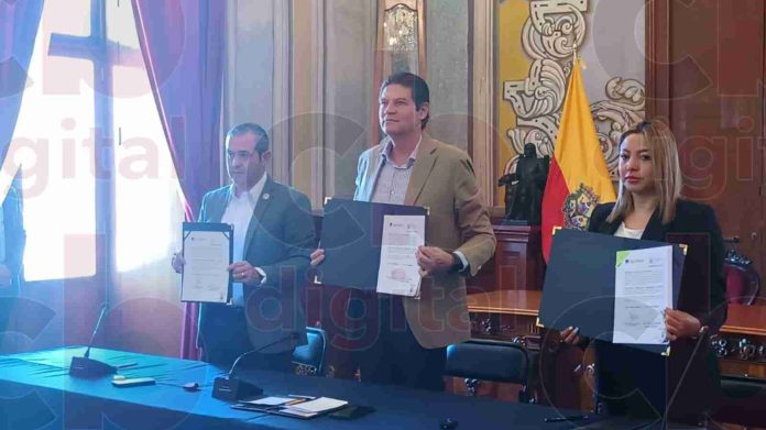 Encabeza Alfonso Martínez Alcázar firma de convenio con la Fiscalía del Estado