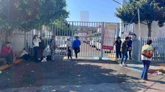 Errores administrativos y burocracia dejan a escuela primaria sin recursos de programas federales por más de 4 Años