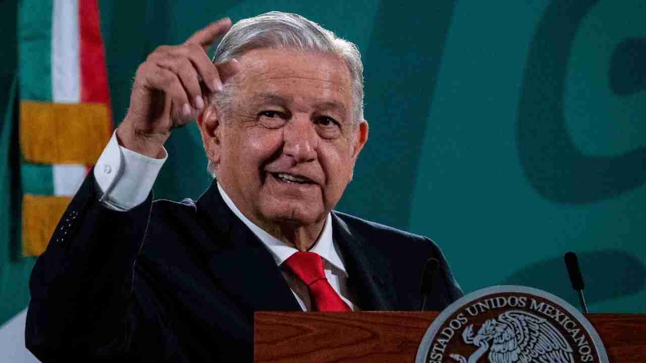 Pide AMLO a connacionales no votar por candidatos de EU que ataquen a migrantes Pide AMLO a connacionales no votar por candidatos de EU que ataquen a migrantes