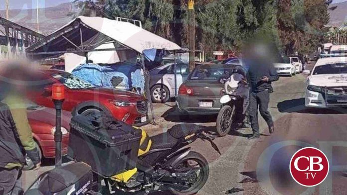 Camioneta lanza por el aire a motociclista en Morelia