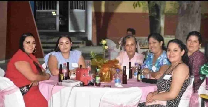 Padres de familia de la primaria Rafael Ramírez denuncian discriminación a los alumnos