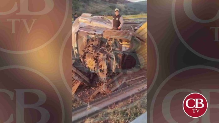 Destruye su tráiler y queda vivo de milagro en la de Occidente
