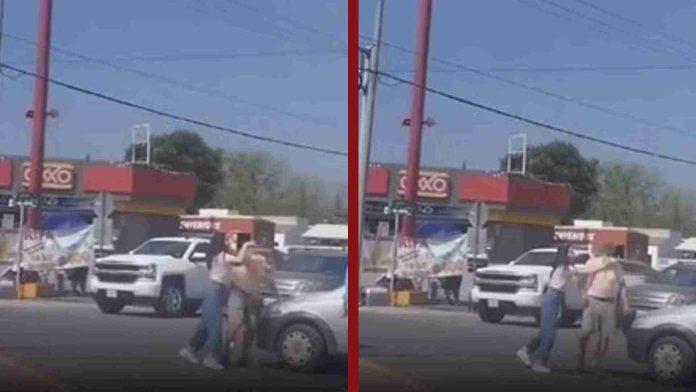 Joven agrede a adulto mayor tras discusión en Nuevo León