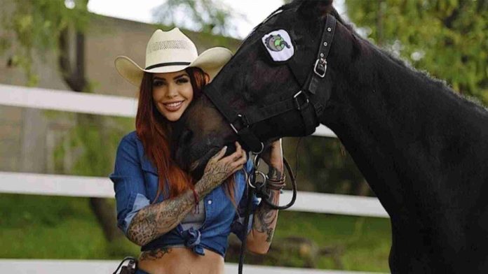 Muere Elena Larrea