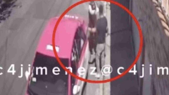 Taxista roba cartera de una señora de 86 años en CDMX